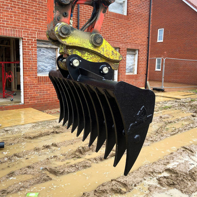 Bobcat E32 X-CHANGE Land Rake 48" / 1200mm
