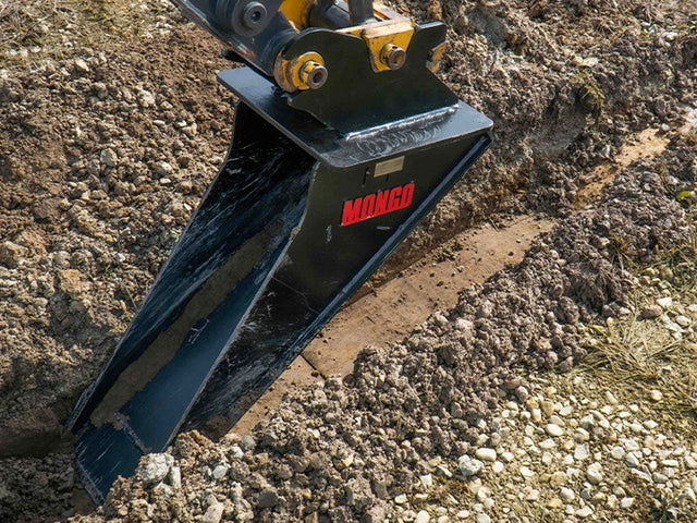 Mongo | Spade Bucket For Excavator (2000-10000 lbs.)