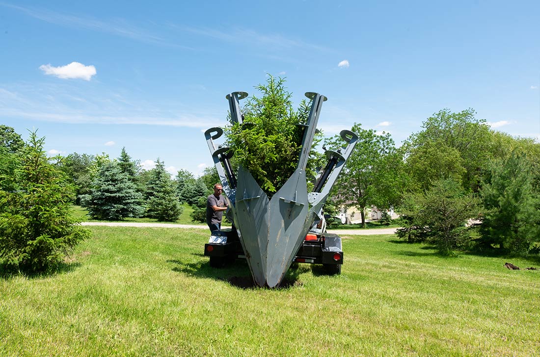 Baumalight Trailer Mounted Tree Spade-With Self Contained Hydraulic Power Pack | TR330-440-650 | 30" / 40" / 50" Root Ball Diameter | Pull Type