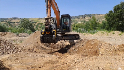 MB Crusher Shafts Screener | Model MB-HDS407 | Overall Width 30" | Machine Size 3.5–5.5 Ton | For Excavators