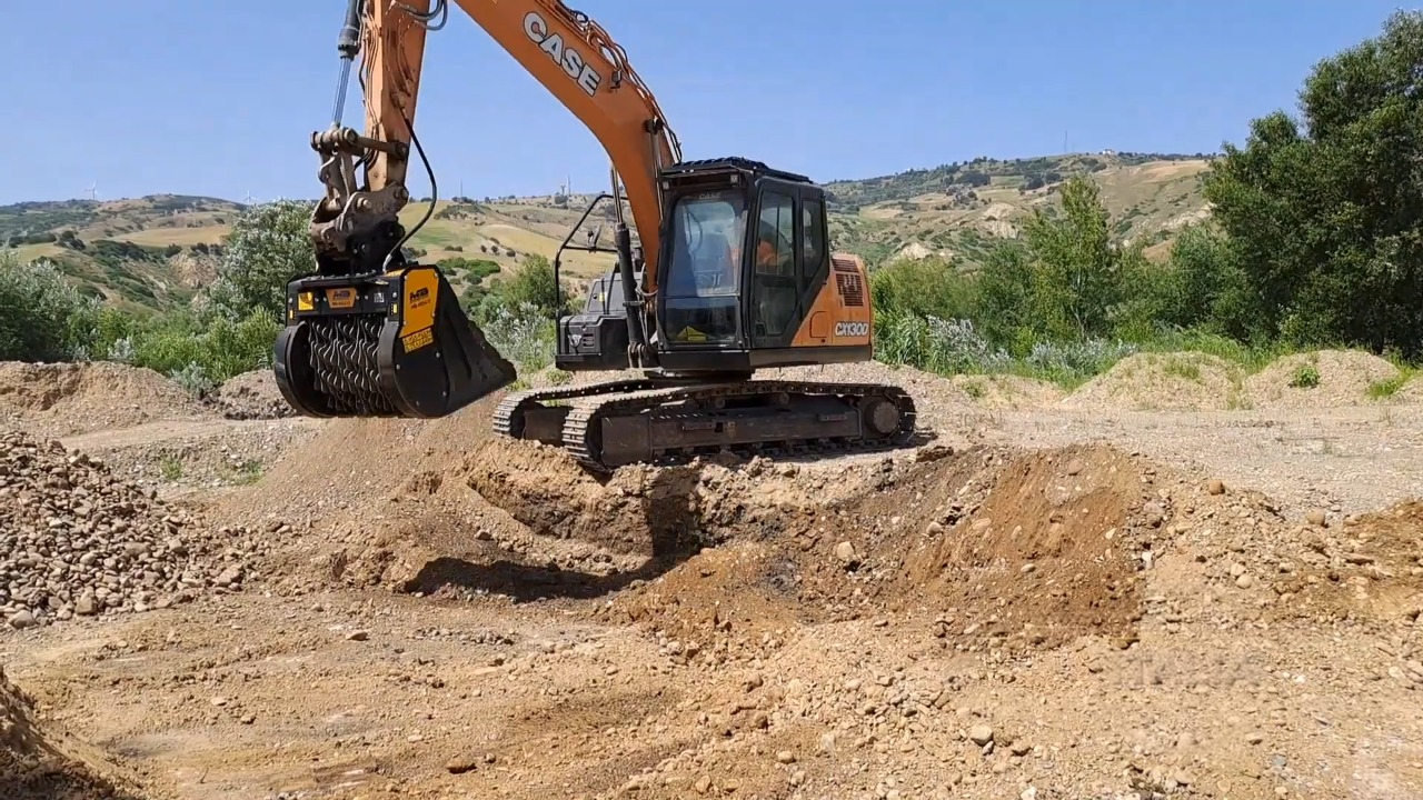 MB Crushers Padding Bucket | Model MB-HDS412 | Width 51