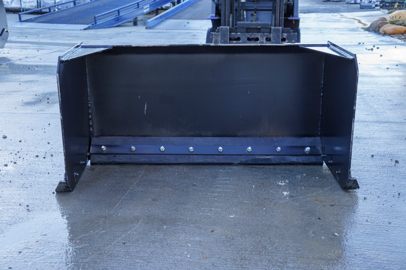 BLUE DIAMOND | snow push for mini loader