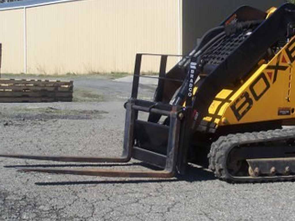 PALADIN / BRADCO PALLET FORKS FOR MINI LOADER