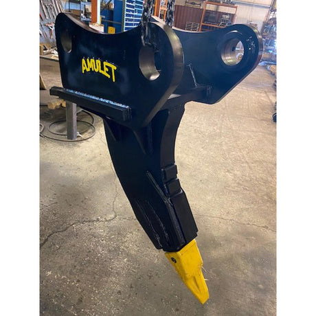 Amulet severe-duty excavator ripper attachment with single shank tooth for breaking hard soil and rock